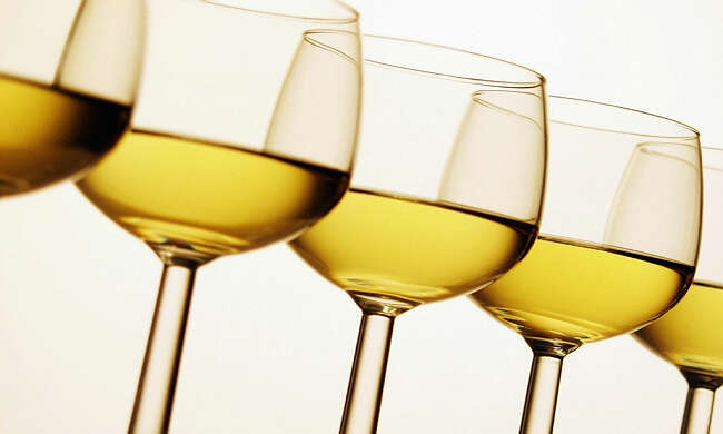 香槟销售额在2012年达到43.7亿欧元